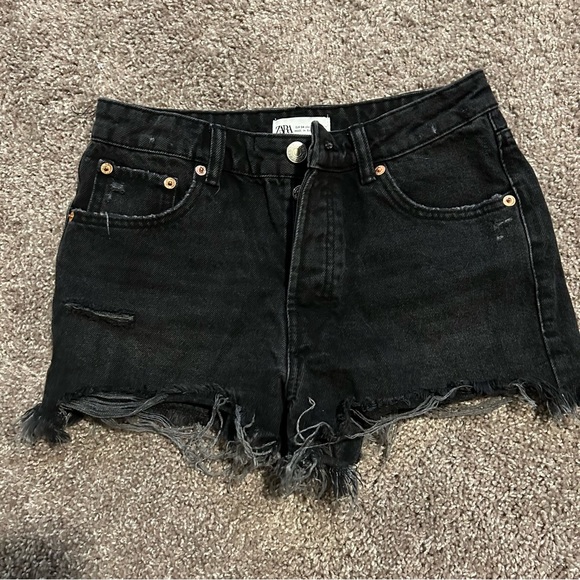 Zara High Waisted black denim shorts - Picture 1 of 3